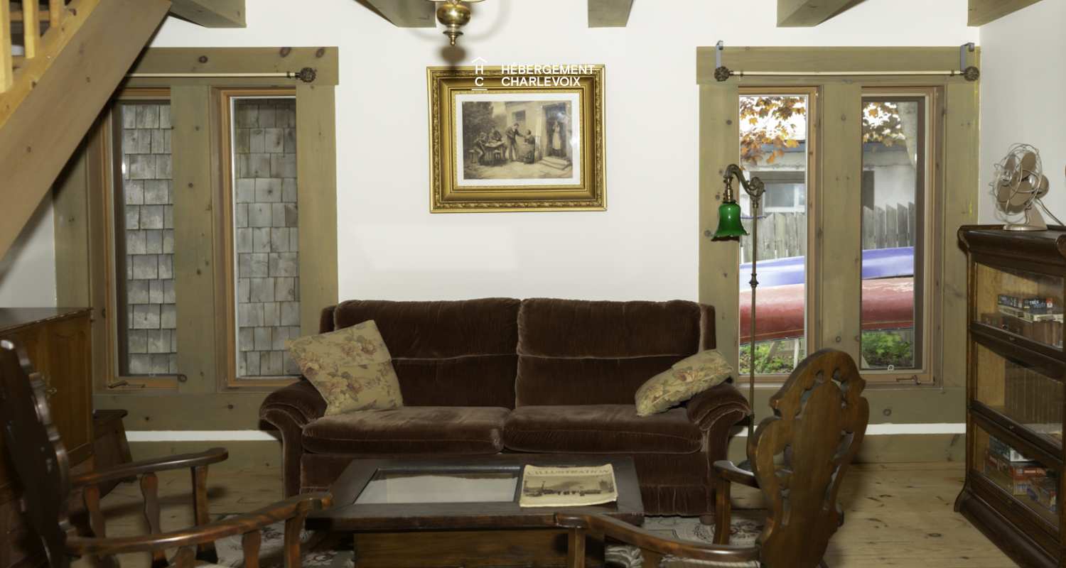 Le 142 - House with old-world charm in downtown Baie-Saint-Paul